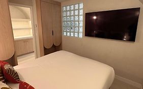 Mercure Nice Marche Aux Fleurs